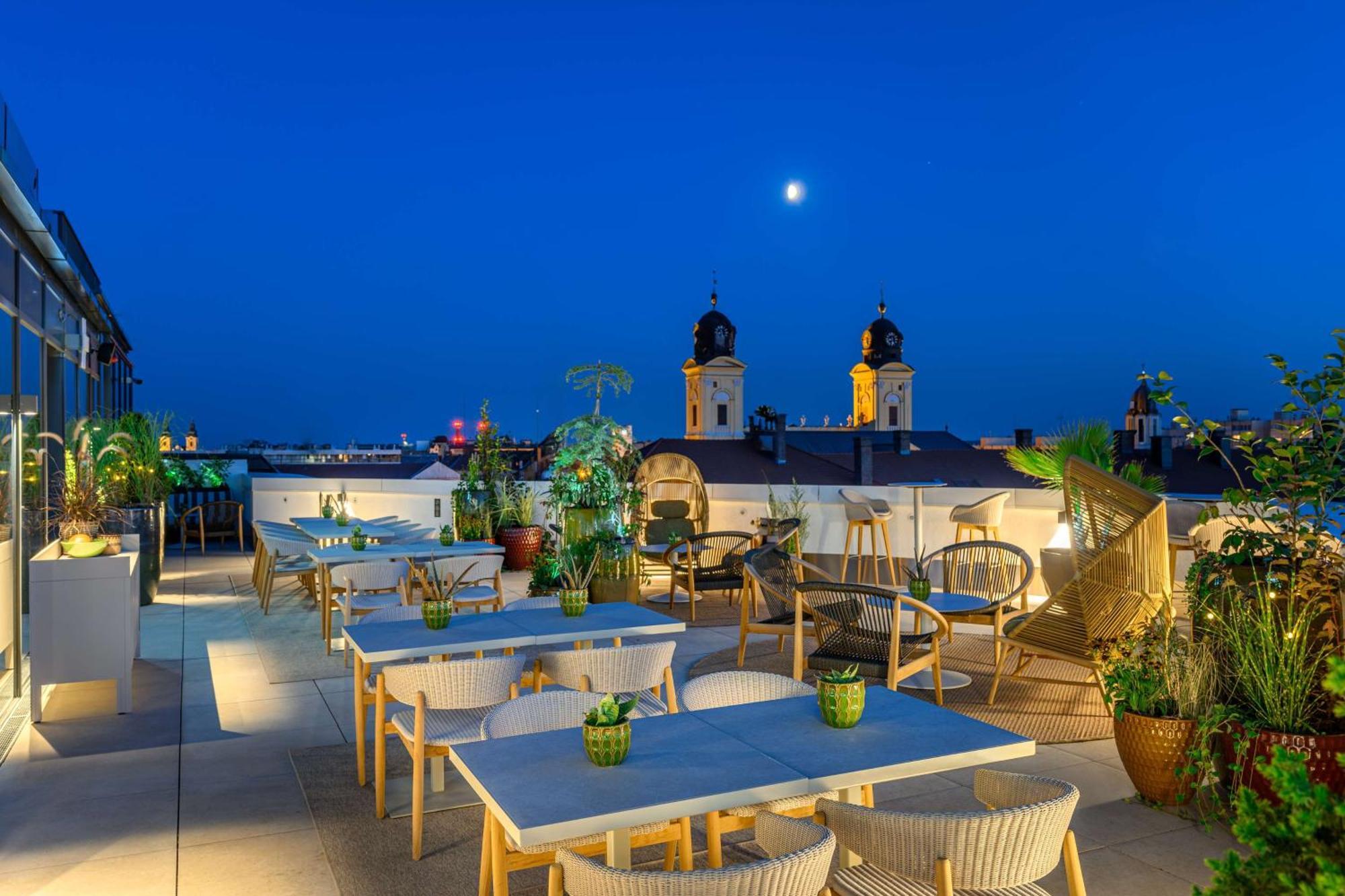 Hilton Garden Inn Debrecen City Center Exterior foto